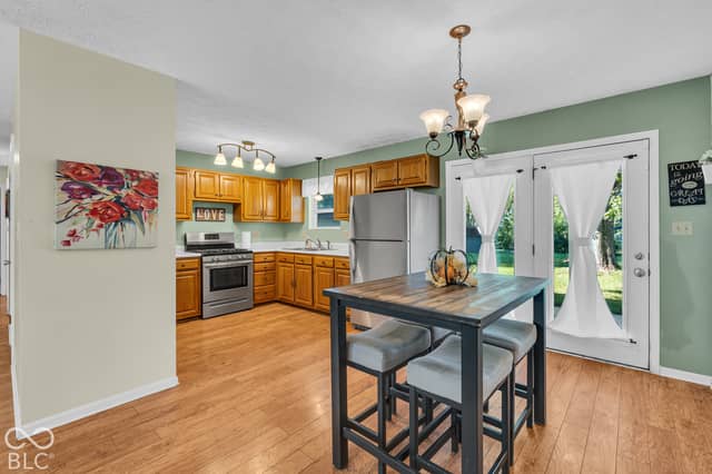 902 Sweetbriar Avenue, Whiteland, IN 46184, photo 4 of 17