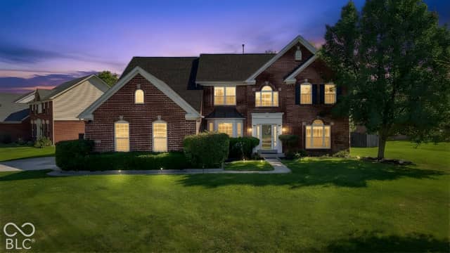 5889 Pebblestream Drive, Carmel, IN 46033, photo 3 of 50