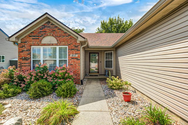 9717 Treyburn Green Way, Indianapolis, IN 46239, photo 3 of 30