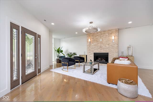 2130 Brookside Parkway North Drive, Indianapolis, IN 46201, photo 4 of 69
