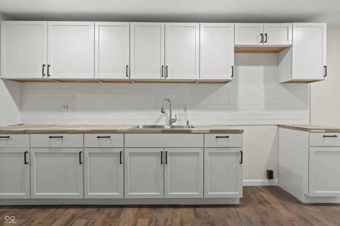 1260 Hiatt Street kitchen with butcher block counters