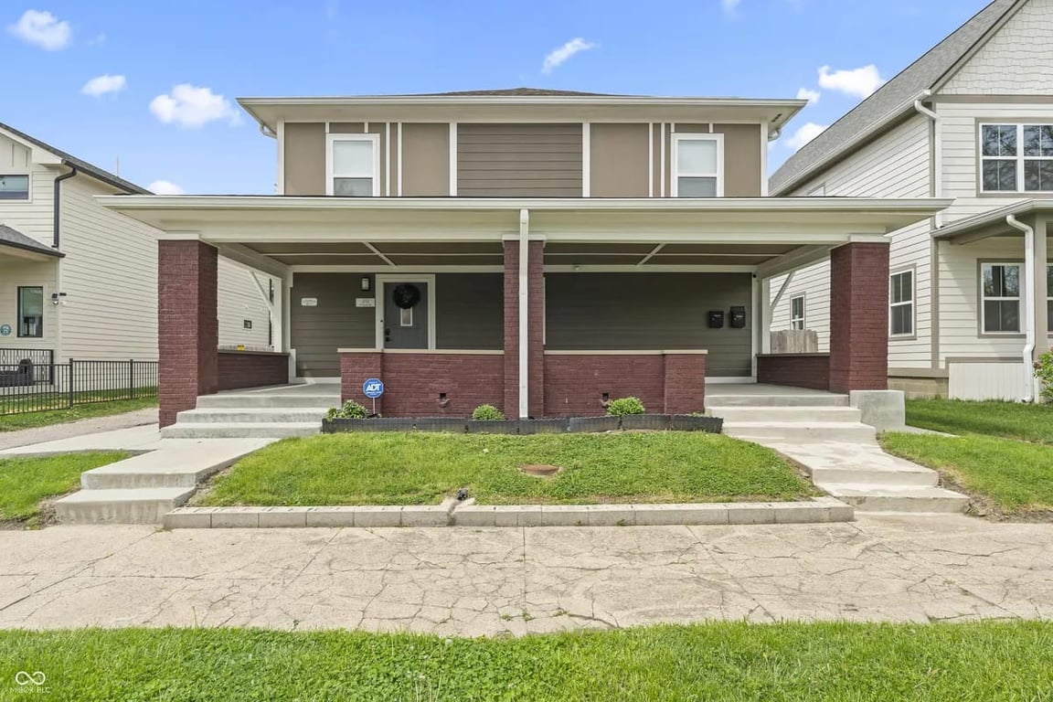 202-204 N Hamilton Avenue, three bed per side duplex, exterior photo
