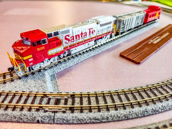 N Scale Santa Fe 505