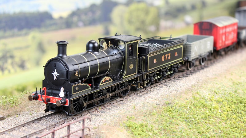 673 004