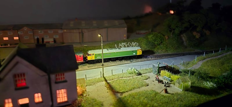 47522-night