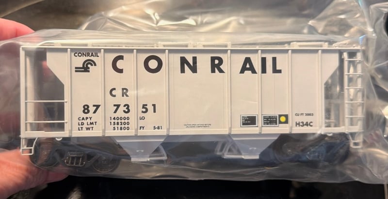 Conrail PS2 Covered Hopper.01