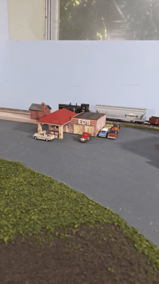 Small HO layout w_15_ curves and Walthers New York Central SW7