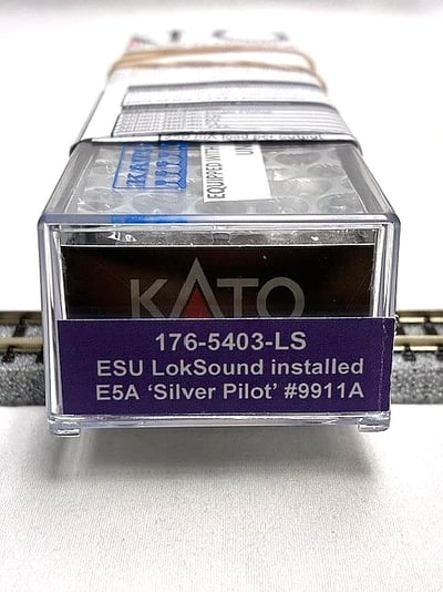 Kato EMD E5A CB&Q Silver Speed Zephyr_9911A