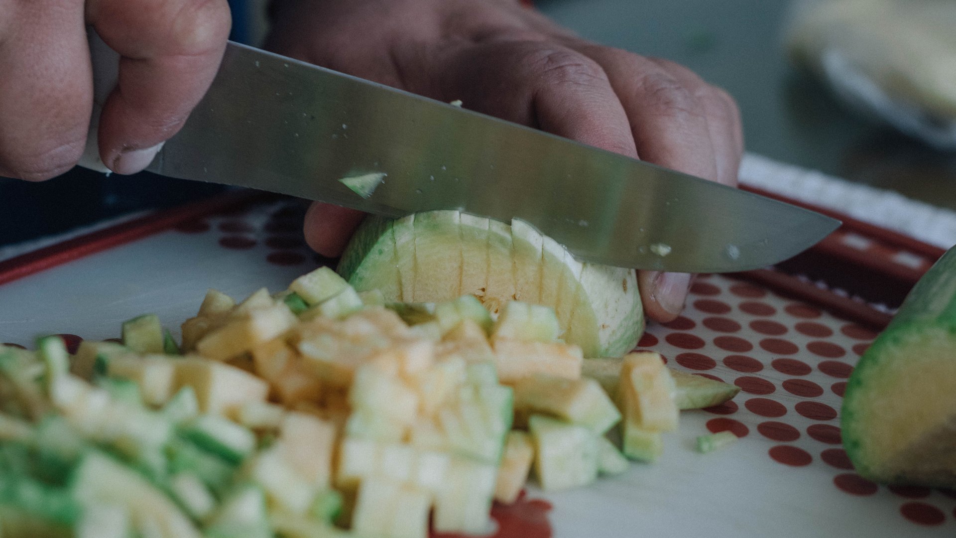 Mini Food Processor vs Manual Chopper