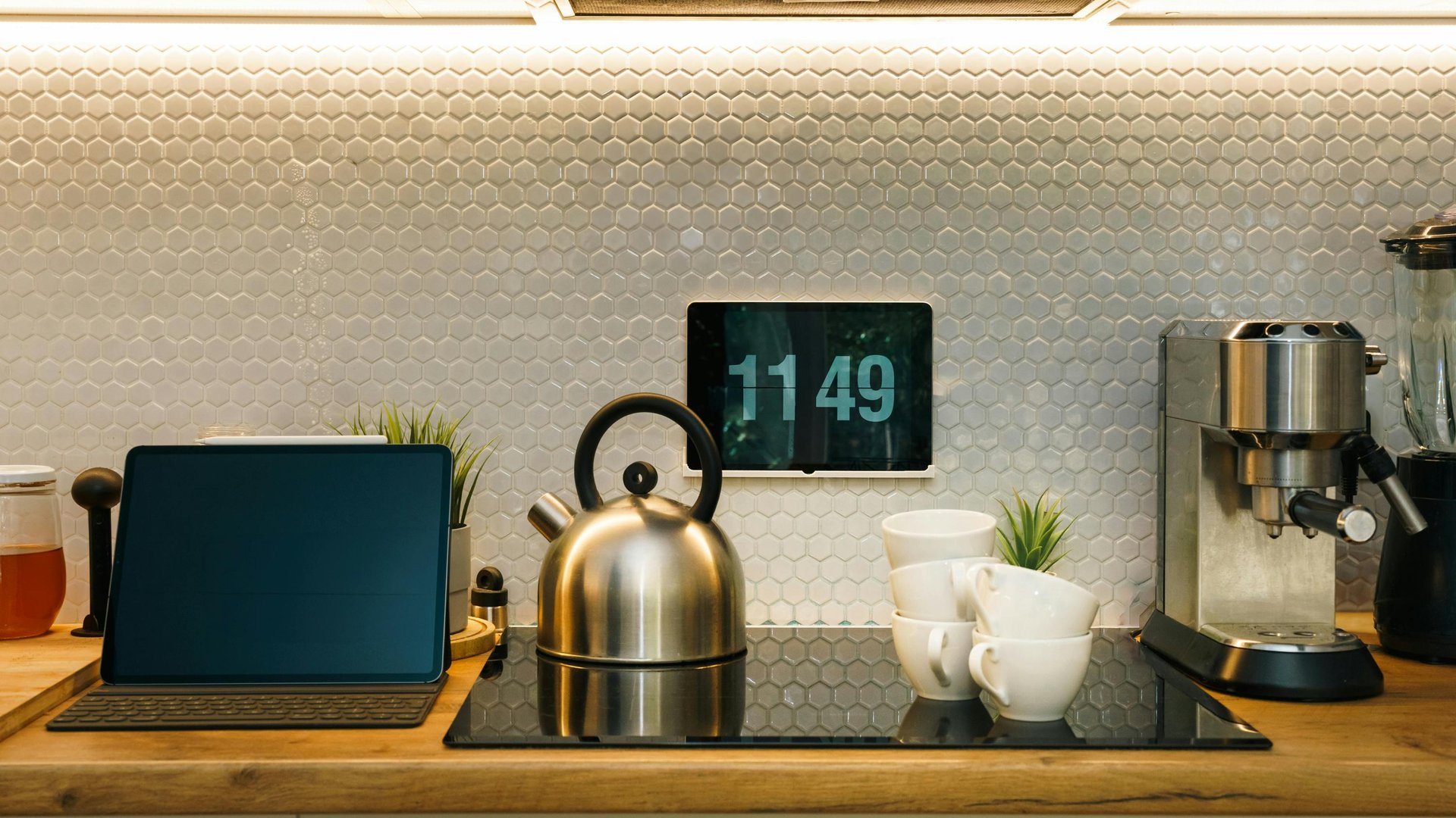 Portable blender lifestyle product image