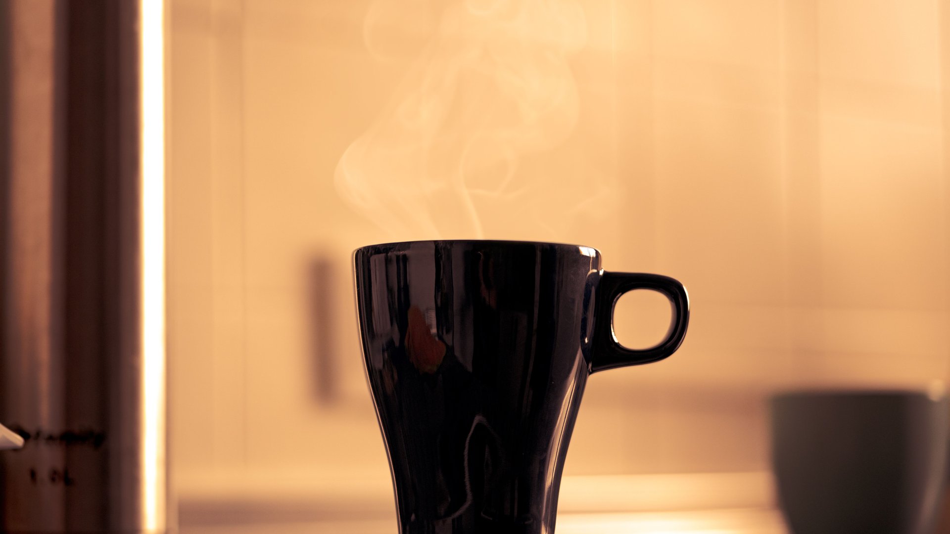 Insulated Tumbler vs Travel Mug for Hot Coffee