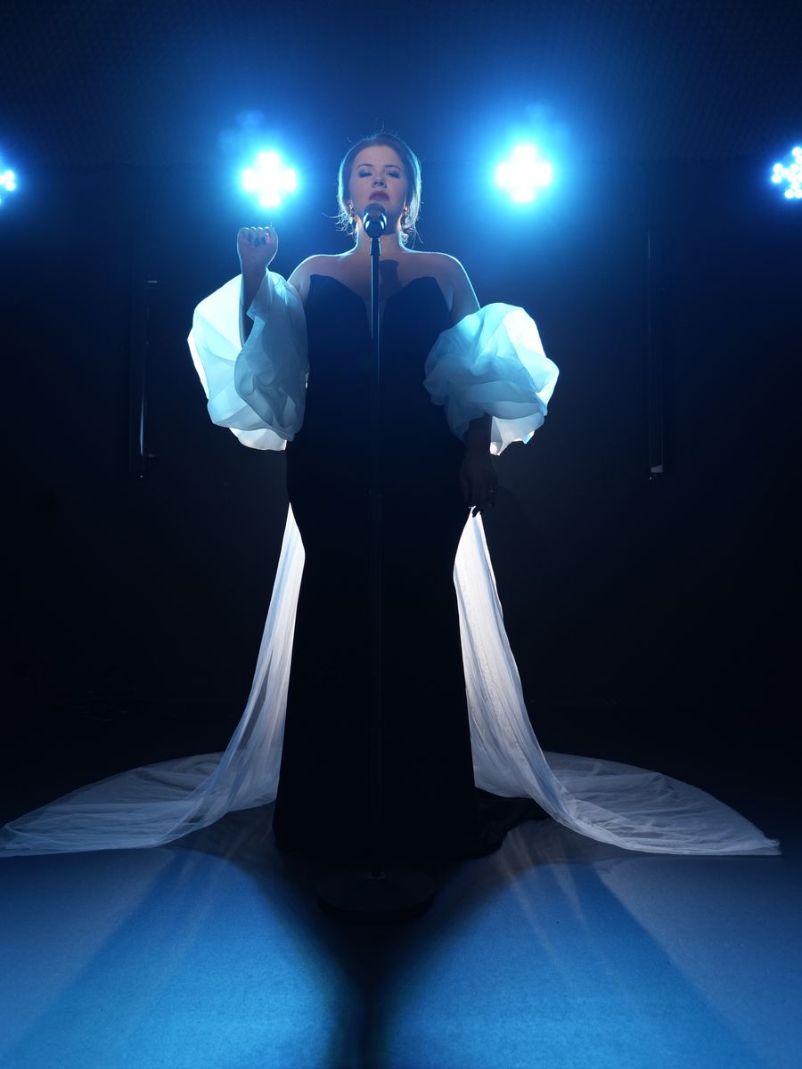 Stephanie Lee image