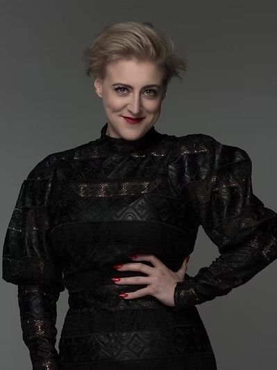 Lindsay Dracass image