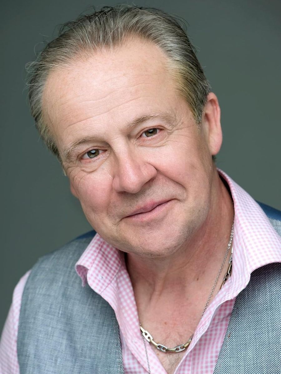 Christopher Gee image