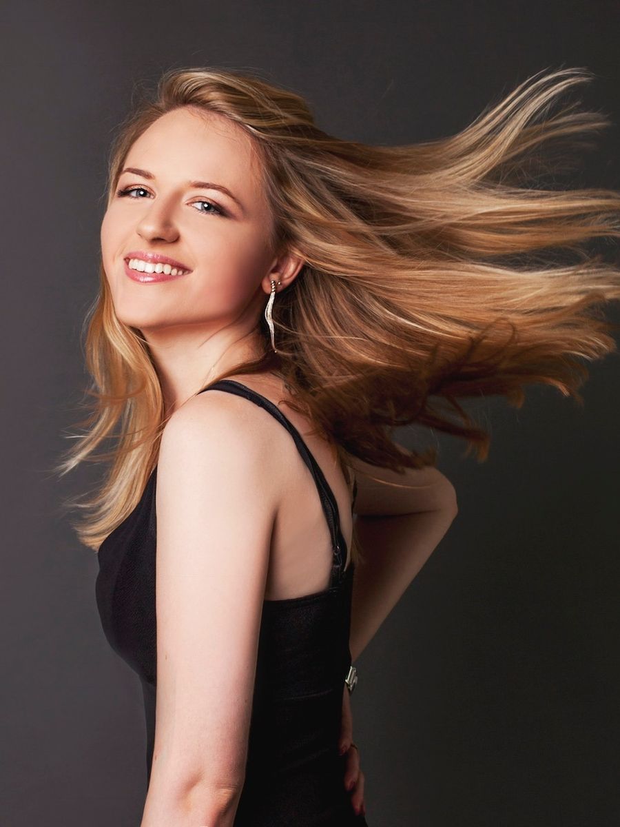 Serena Grant image