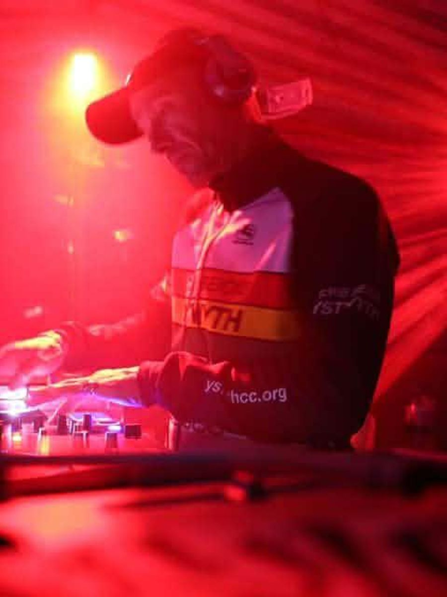 DJ Jonathan Lewis image