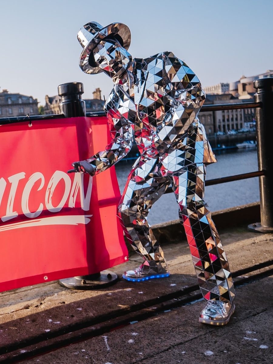 Silver mirror man  image