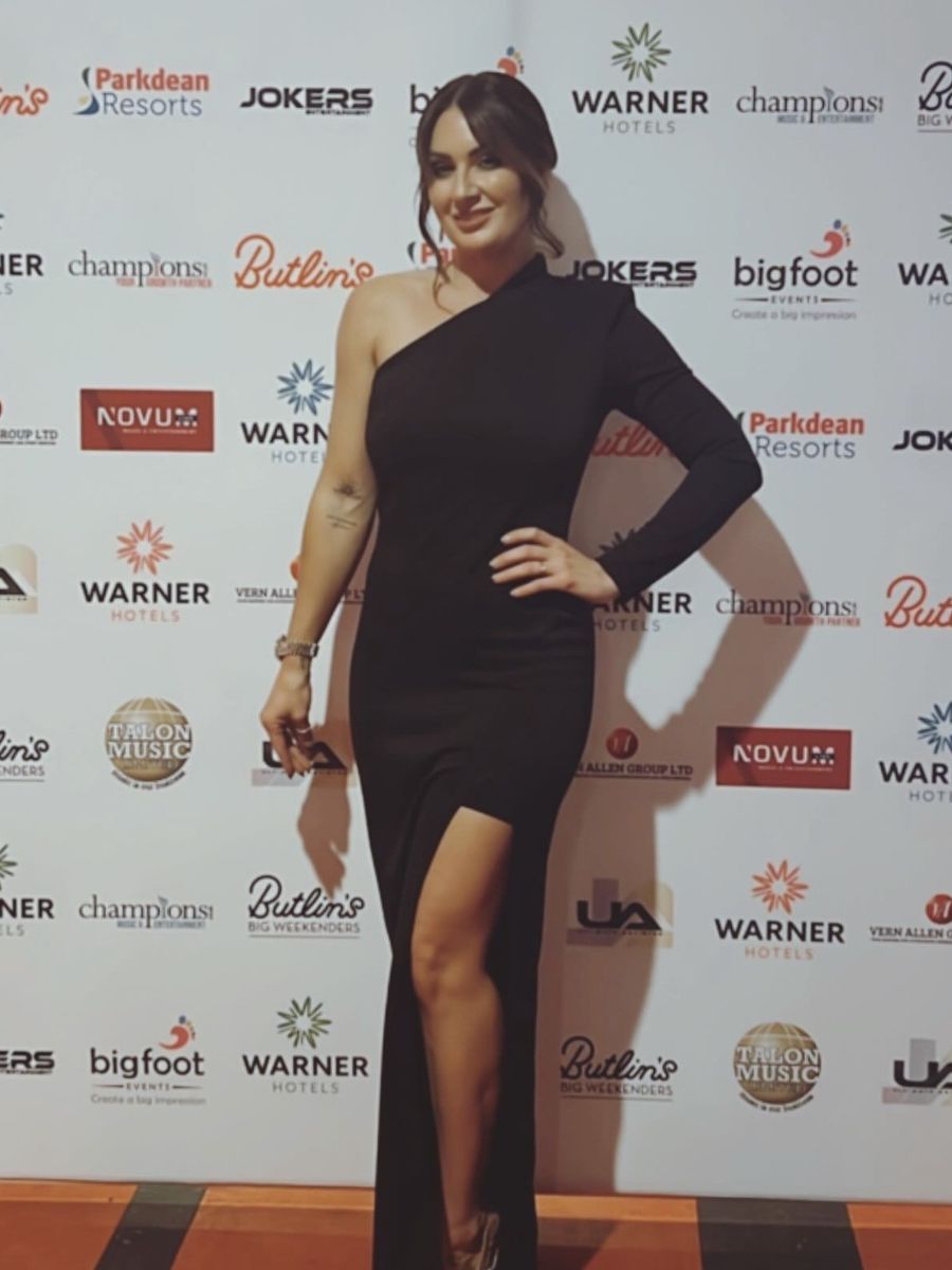 Sarah Dunn image