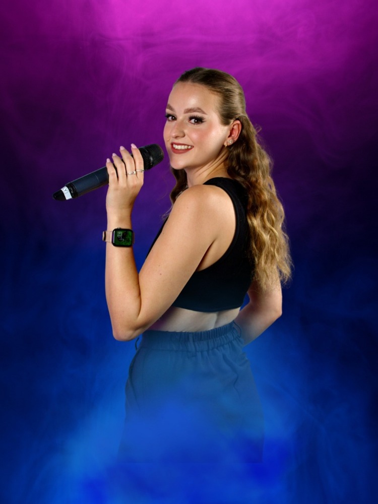 Courtney G image