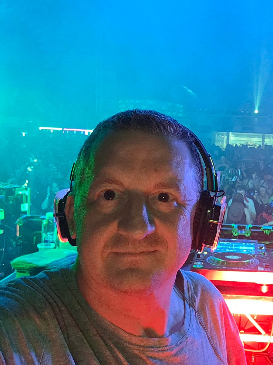 DJ Chris James image