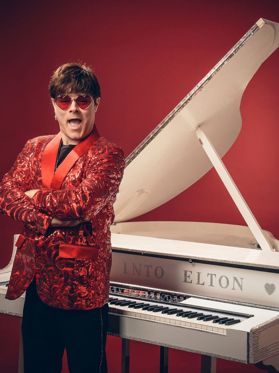 Step into Elton image