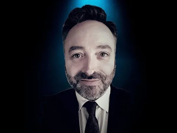 Paul Hilton image