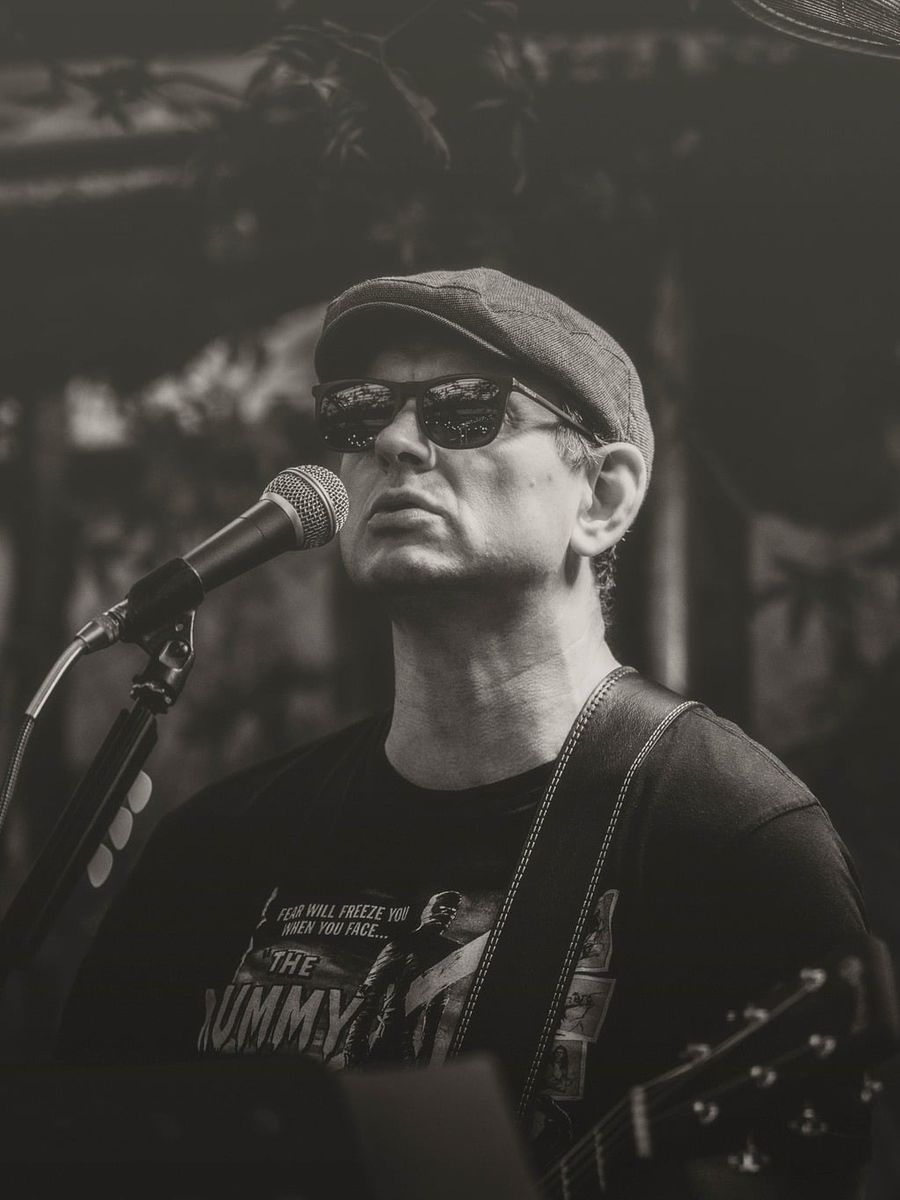 Graeme Cox image