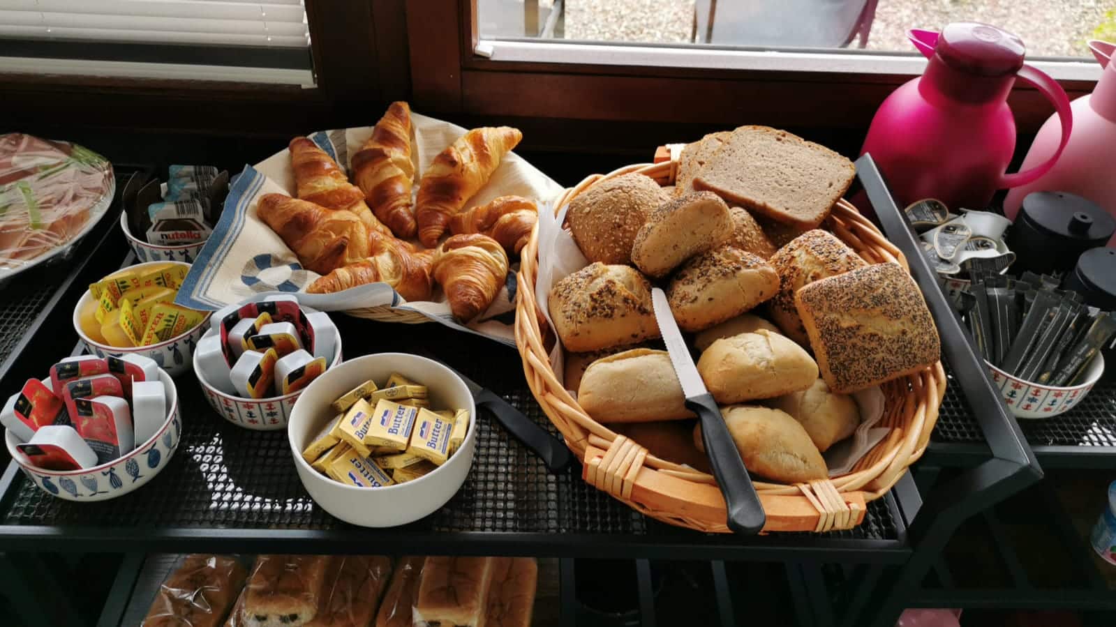 Wir können auch anders - Buffet für unsere Gäste Buffet, das beste für die Gäste, herausforderung angenommen, wir können auch anders Wir können auch anders - Buffet für unsere Gäste Buffet, das beste für die Gäste, herausforderung angenommen, wir können auch anders