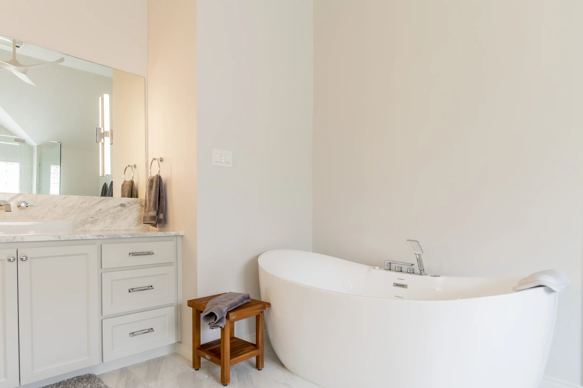 Tub close-up