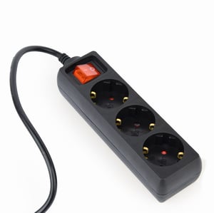 Gembird EG-PSU3-01 Verteiler 0,6 m, 3 x Netzsteckdose, für den Innenbereich, schwarz