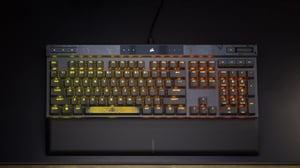 Corsair K70 MAX klawiatura Gaming USB Niemiecki Czarny