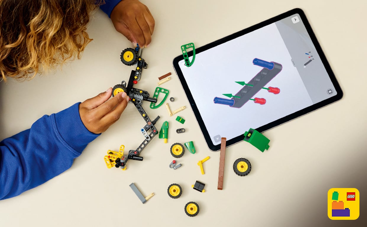 LEGO Technic Harwester kołowy John Deere 1470H