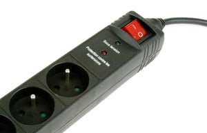 Gembird SPF5-C-5 överspänningsskydd Svart 5 x nätuttag 250 V 1,5 m
