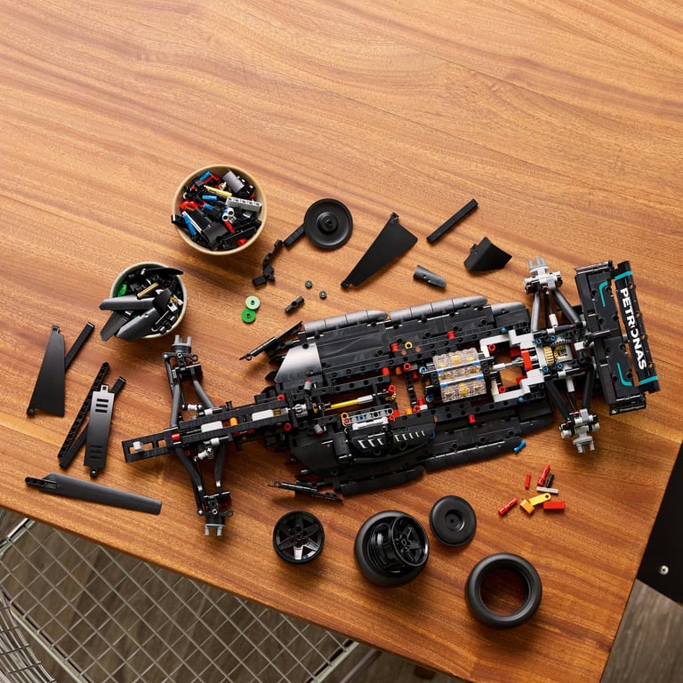 фото Авто-конструктор LEGO Technic Mercedes-AMG F1 W14 E Performance (42171)