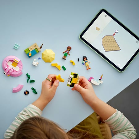 LEGO Friends Impreza na basenie z jednorożcem i flamingiem