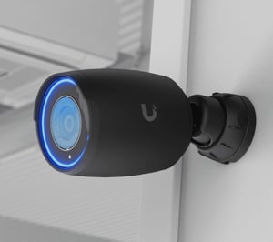 Ubiquiti AI Professional Tubowa Kamera bezpieczeństwa IP Wewnętrzna / zewnętrzna 3840 x 2160 px Sufit / ściana / słup