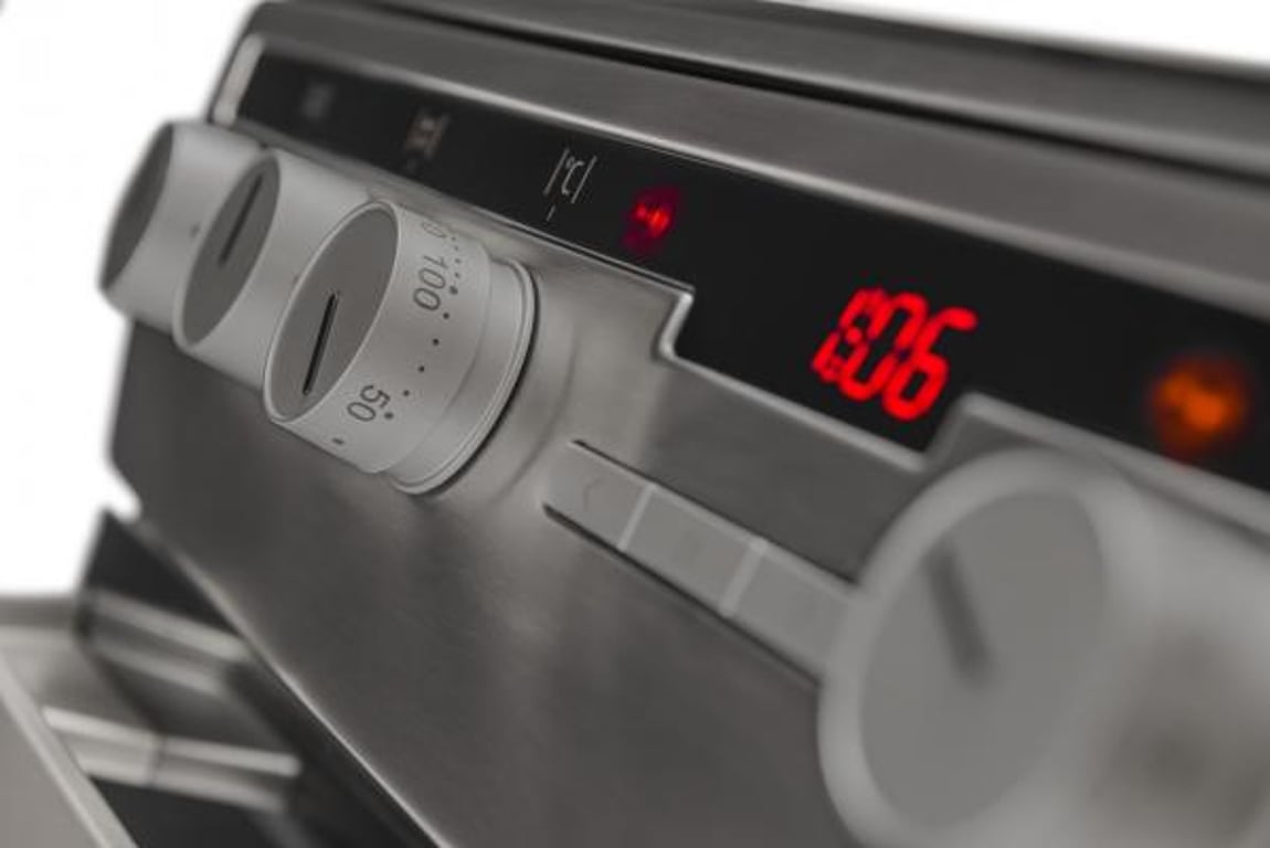 Amica 58GE3.33HZpTaQ(Xx) Kuchenka wolnostojąca Prąd elektryczny Gaz Stal nierdzewna