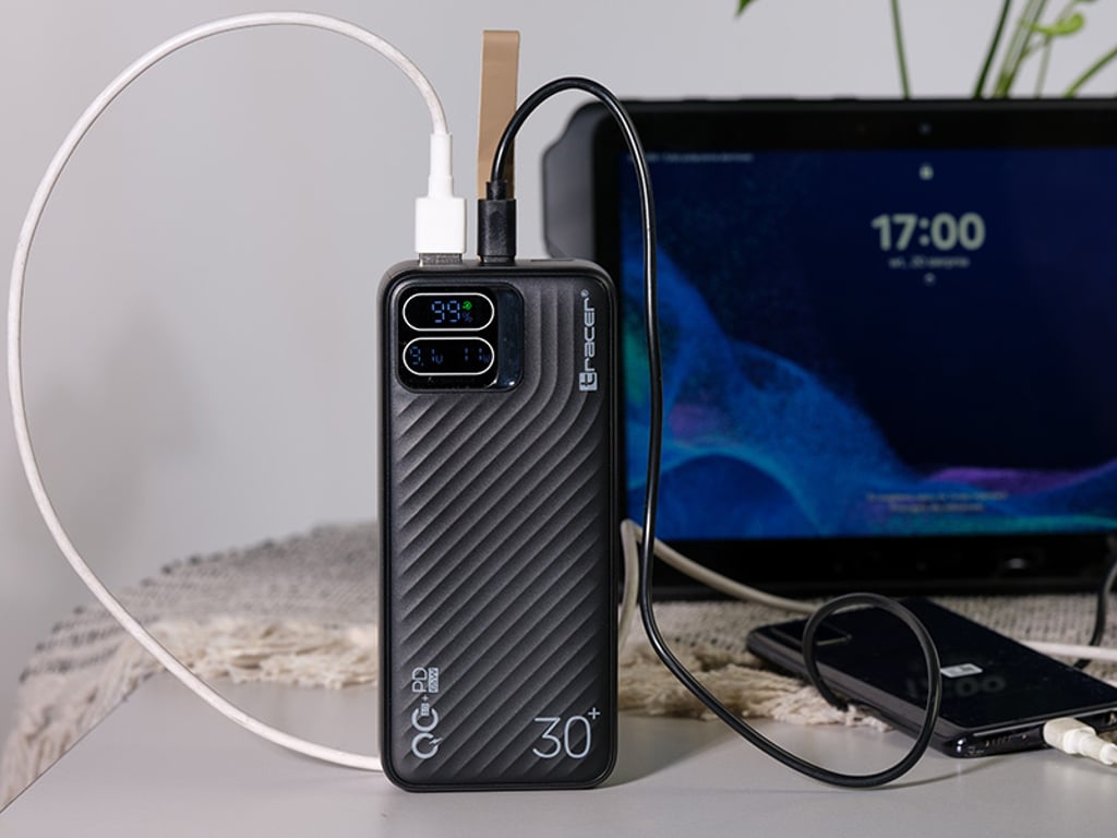фото Зовнішній акумулятор (павербанк) Tracer BLAZE 30000mAh 65W Black (TRABAT47505)