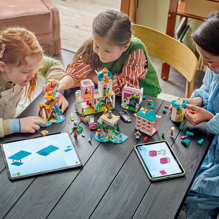 фото Блоковий конструктор LEGO Disney Замок принцеси та королівські улюбленці (43267)