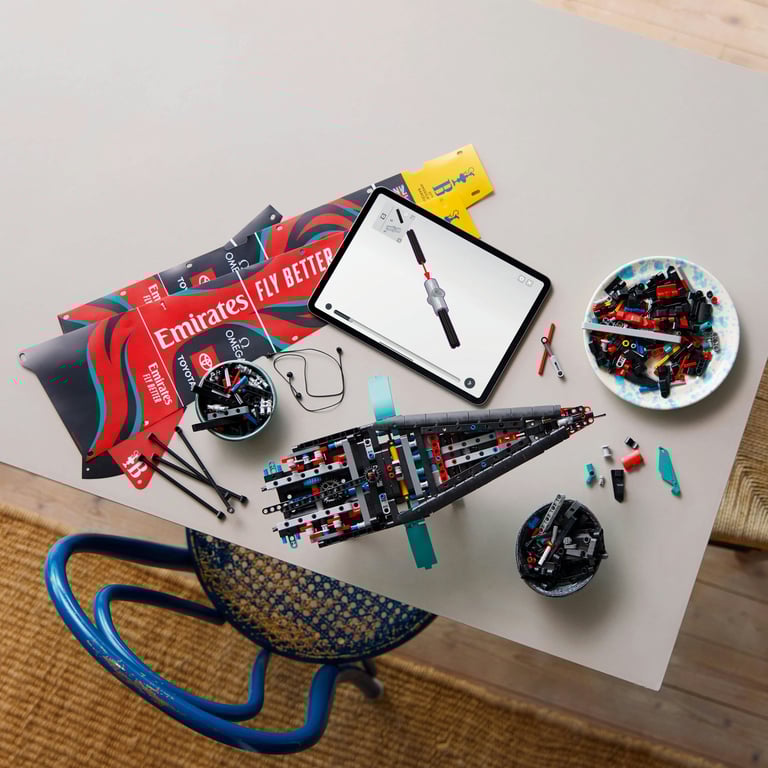 фото Блоковий конструктор LEGO Technic Яхта Emirates Team New Zealand AC75 (42174)