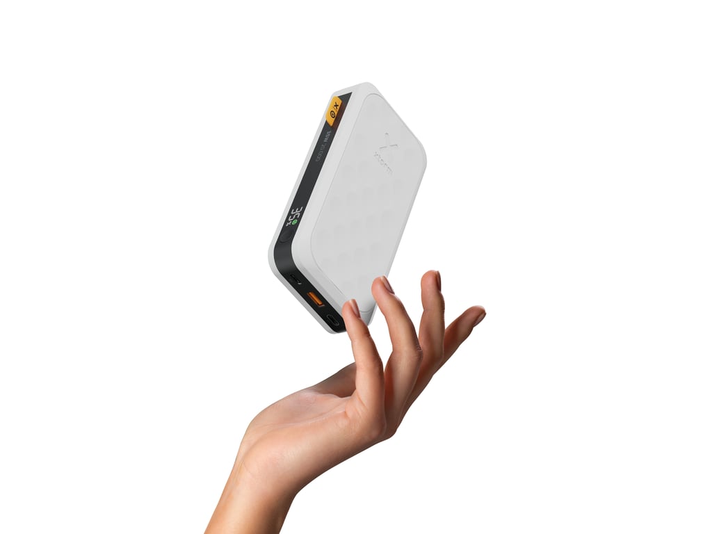 Фото Внешний аккумулятор (пауэрбанк) Xtorm Fuel Series 5 35W 20000 mAh White (FS5200)