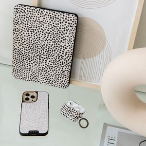 BURGA Almond Latte Etui