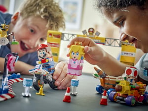 LEGO Super Mario Mario Kart™ – Zestaw Baby Peach i Grand Prix