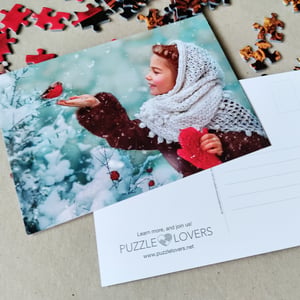 Tactic Puzzle Lovers Girl with Red Mittens 1000 el. puzzle