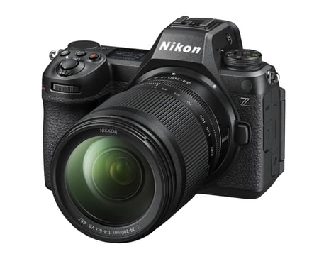 Nikon Z6 III + 24-200 mm Obudowa bezlusterkowca 24,5 MP CMOS 6048 x 4032 px Czarny