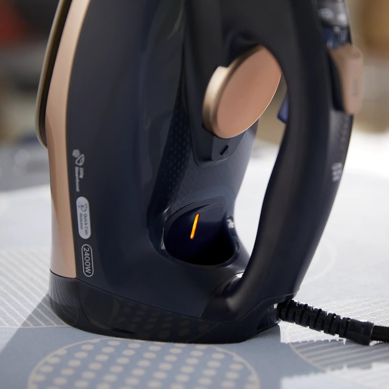Philips Azur Żelazko parowe GC4909/60