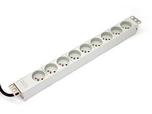 Digitus A-19-STRIP-3-IMP Stromverteilereinheit (PDU) mit 9 Netzanschlüssen, 1U, weiß