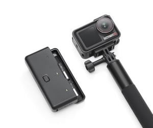 DJI Osmo Action 5 Pro Adventure Combo – Sportkamera mit 40 MP, 4K Ultra HD, CMOS-Sensor (25,4 / 1,3 mm (1 / 1,3")), WLAN, 701 g
