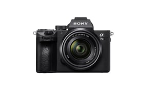 Sony α 7 III + 28-70mm Bezlusterkowiec 24,2 MP CMOS 6000 x 4000 px Schwarz