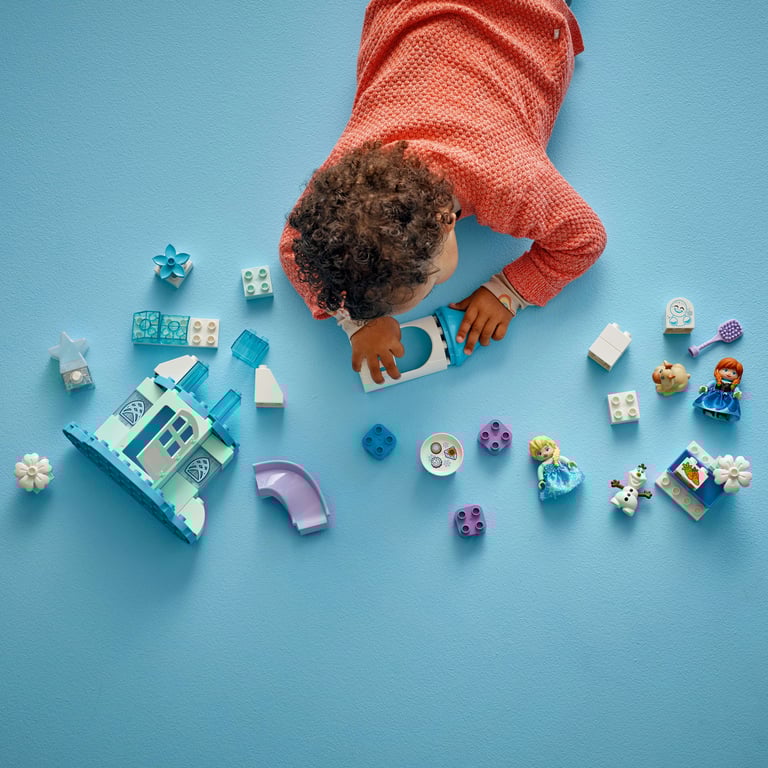 фото Блоковий конструктор LEGO Duplo Disney Вечірка у крижаному палаці Ельзи та Анни (10455)